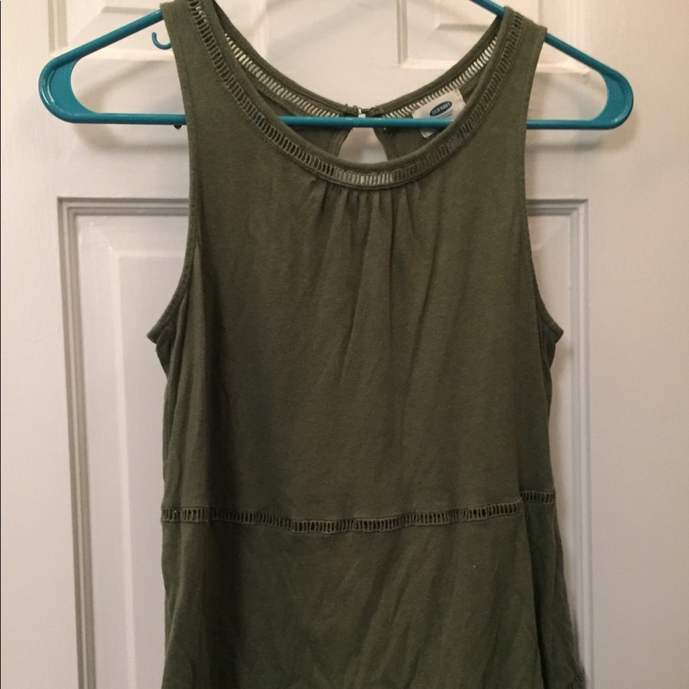Cute green tank top!